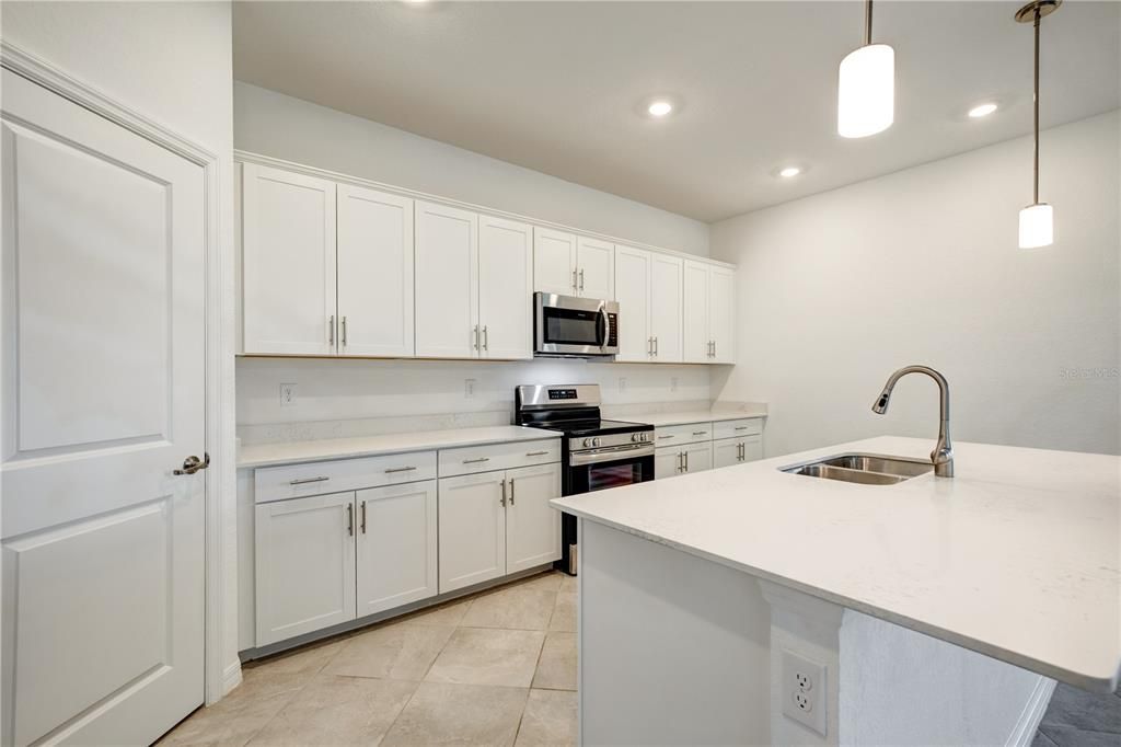 For Rent: $3,000 (3 beds, 3 baths, 2214 Square Feet)