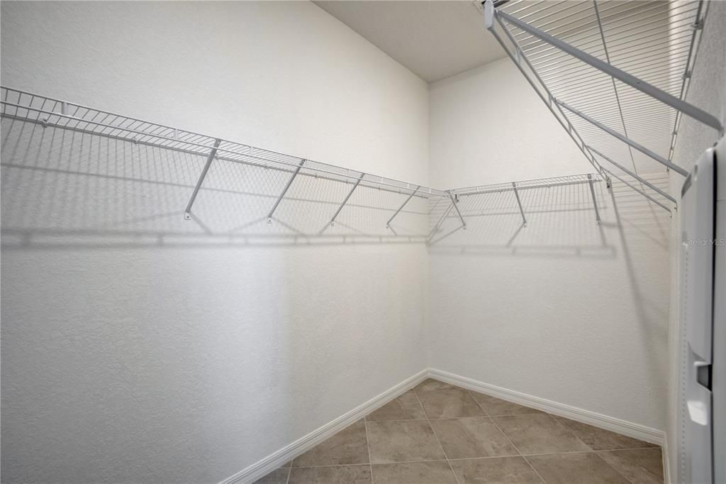 For Rent: $3,000 (3 beds, 3 baths, 2214 Square Feet)