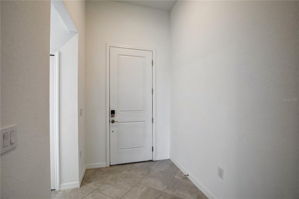 For Rent: $3,000 (3 beds, 3 baths, 2214 Square Feet)