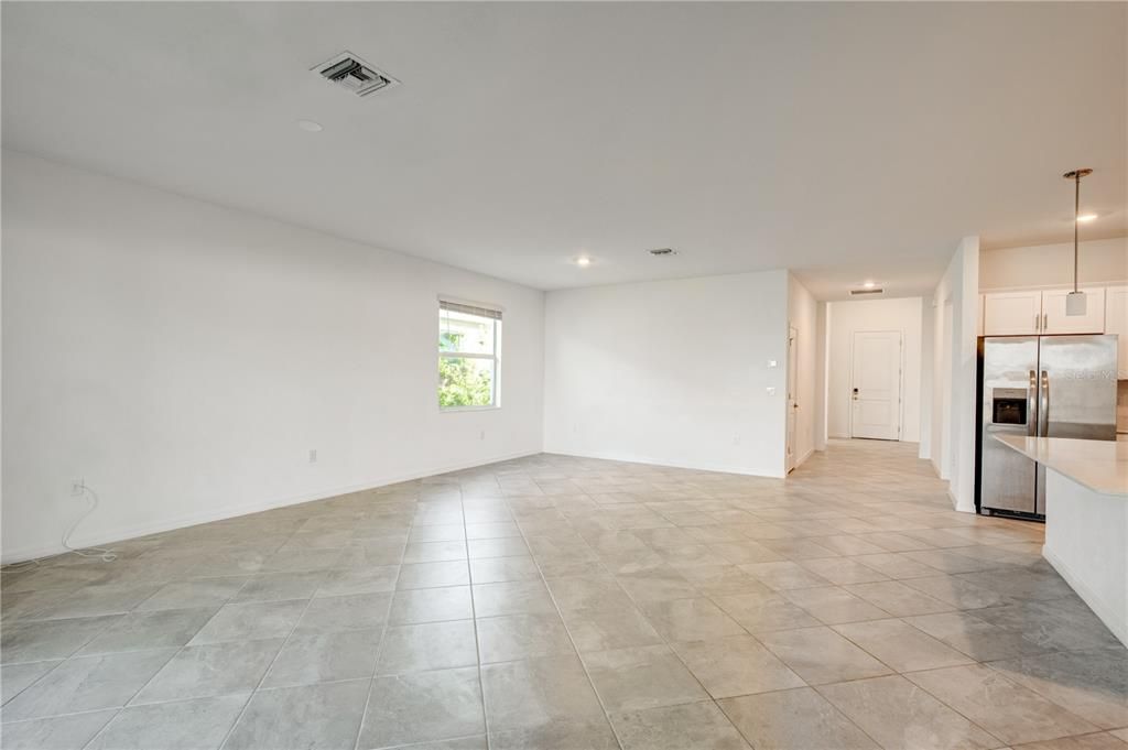 For Rent: $3,000 (3 beds, 3 baths, 2214 Square Feet)