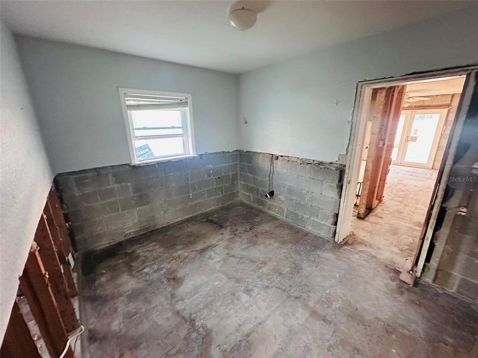 合同活跃: $499,990 (4 贝兹, 3 浴室, 1560 平方英尺)