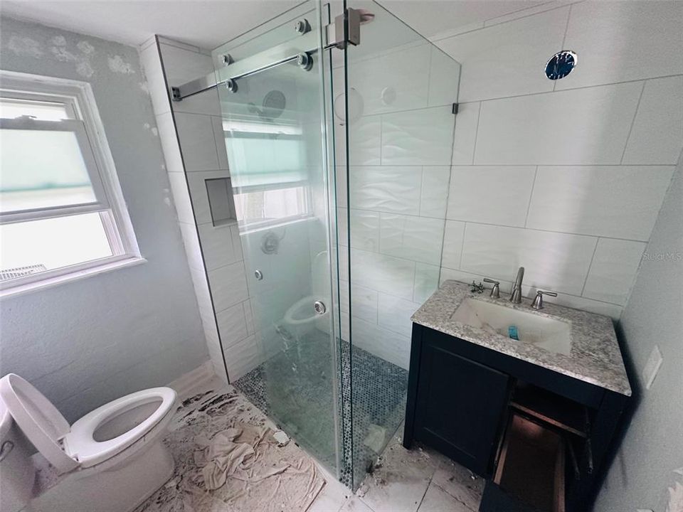 合同活跃: $499,990 (4 贝兹, 3 浴室, 1560 平方英尺)