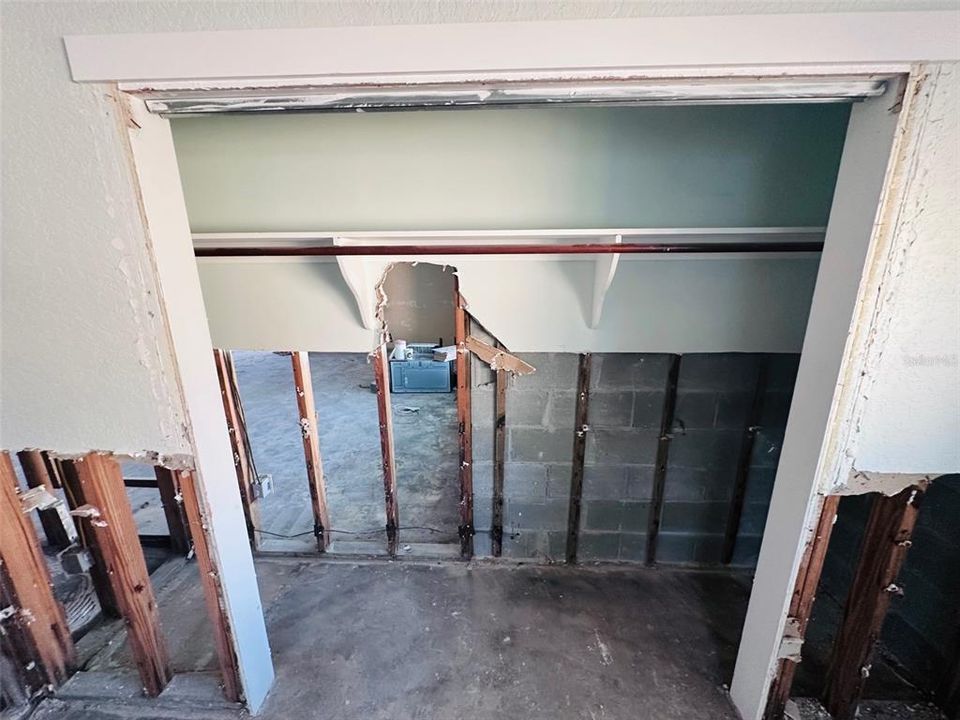 合同活跃: $499,990 (4 贝兹, 3 浴室, 1560 平方英尺)