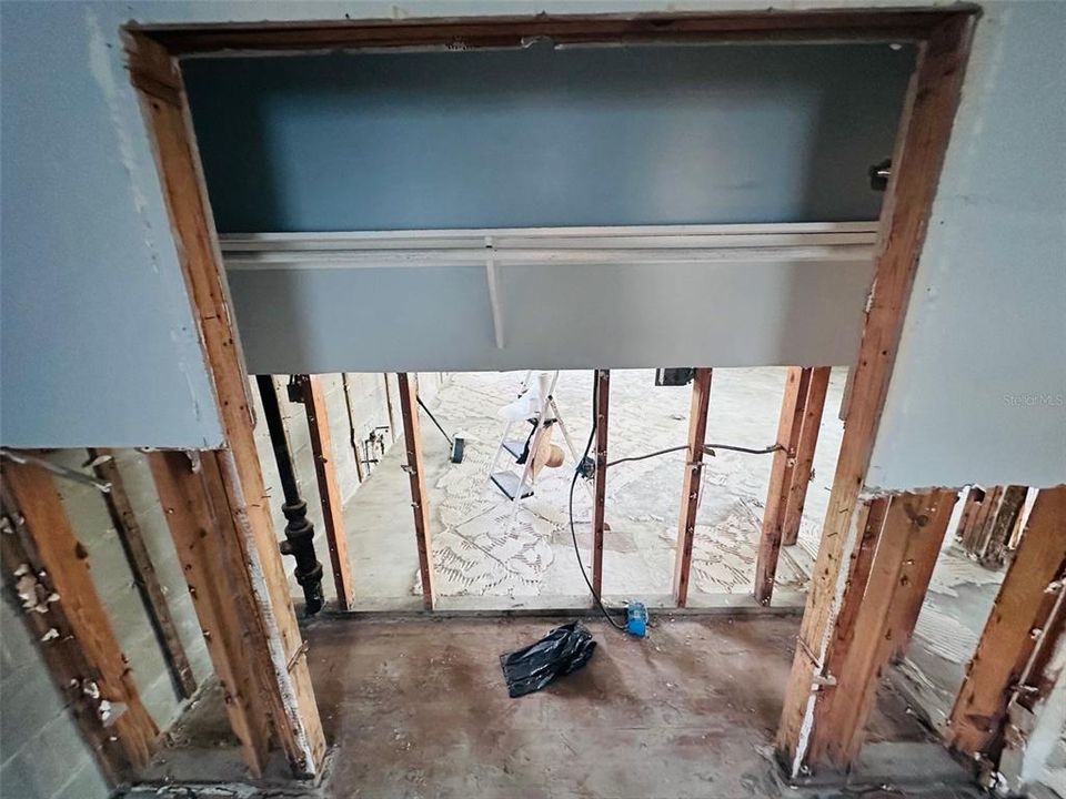 合同活跃: $499,990 (4 贝兹, 3 浴室, 1560 平方英尺)