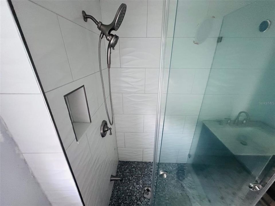 合同活跃: $499,990 (4 贝兹, 3 浴室, 1560 平方英尺)