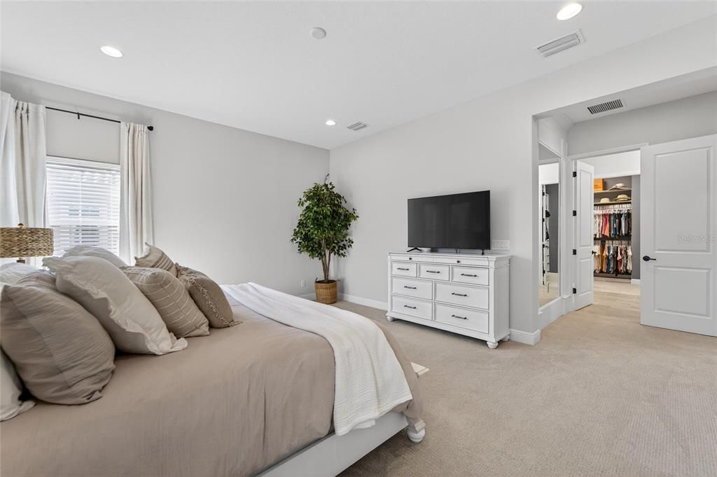 For Sale: $1,420,000 (5 beds, 4 baths, 4675 Square Feet)