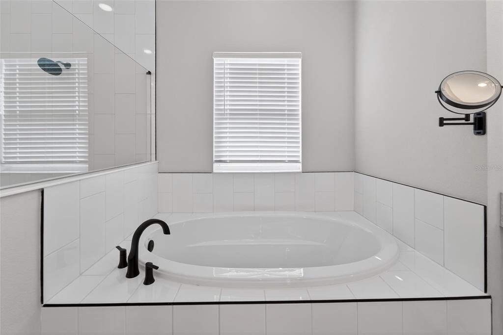 For Sale: $1,420,000 (5 beds, 4 baths, 4675 Square Feet)