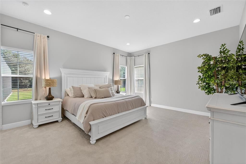 For Sale: $1,420,000 (5 beds, 4 baths, 4675 Square Feet)