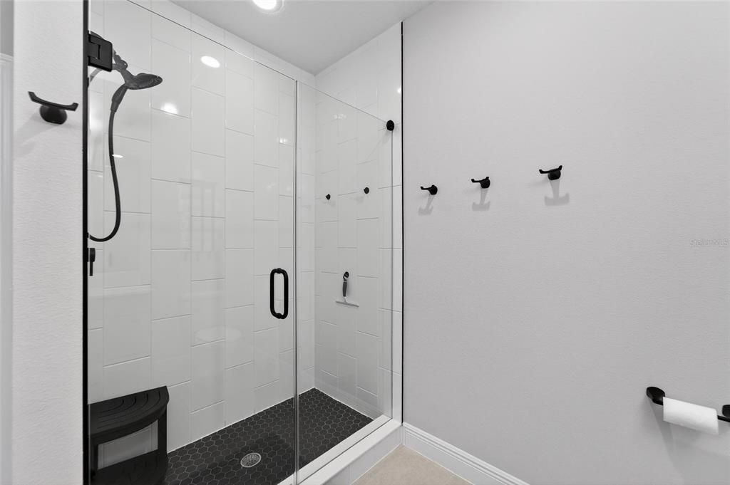 For Sale: $1,420,000 (5 beds, 4 baths, 4675 Square Feet)