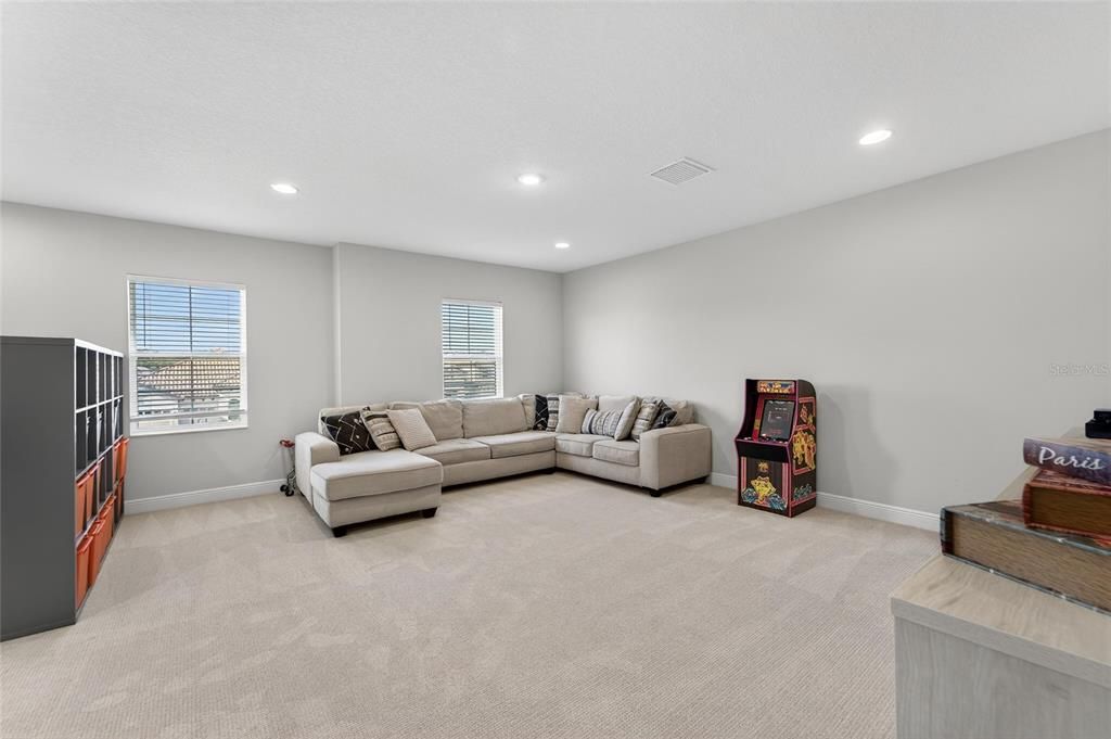 For Sale: $1,420,000 (5 beds, 4 baths, 4675 Square Feet)