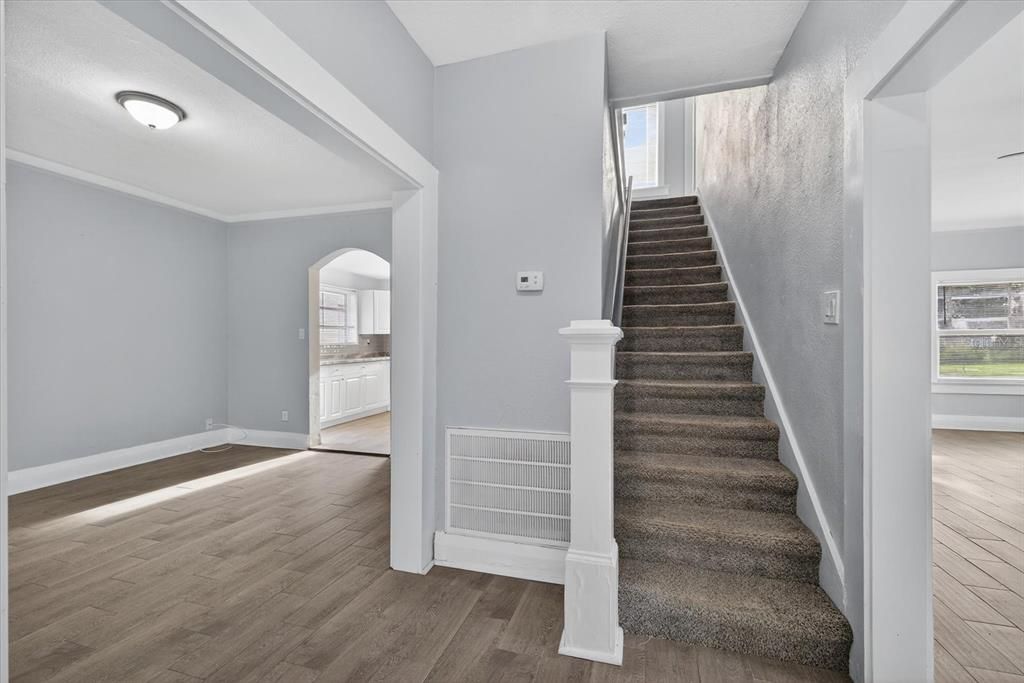 For Rent: $3,900 (3 beds, 2 baths, 2032 Square Feet)