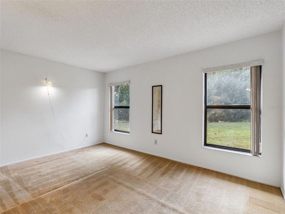 For Sale: $370,000 (3 beds, 2 baths, 1873 Square Feet)