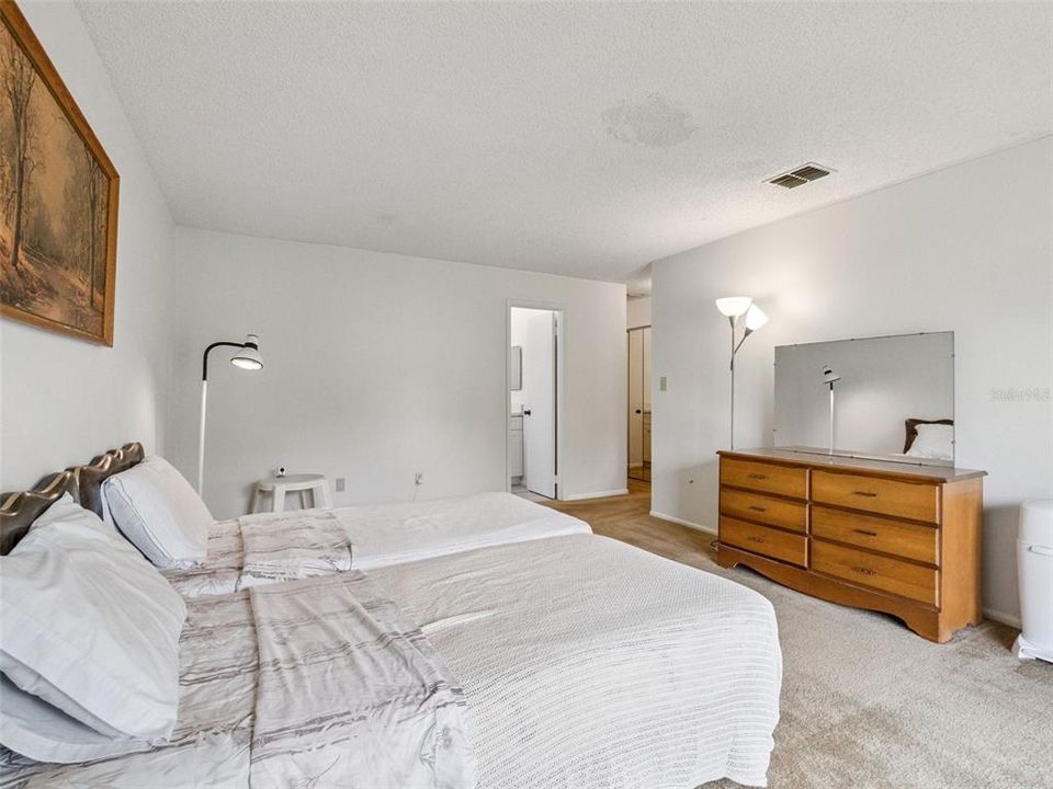 For Sale: $370,000 (3 beds, 2 baths, 1873 Square Feet)