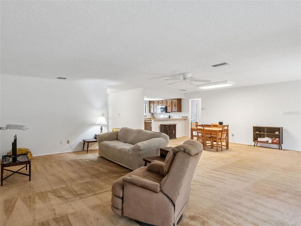 For Sale: $370,000 (3 beds, 2 baths, 1873 Square Feet)