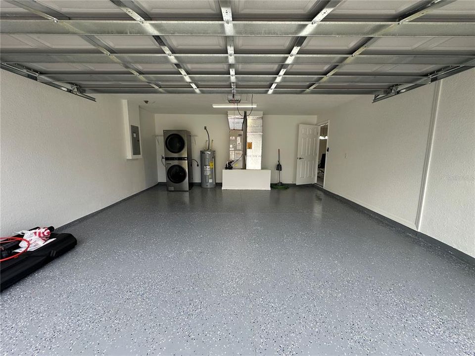 For Sale: $225,000 (3 beds, 2 baths, 1084 Square Feet)