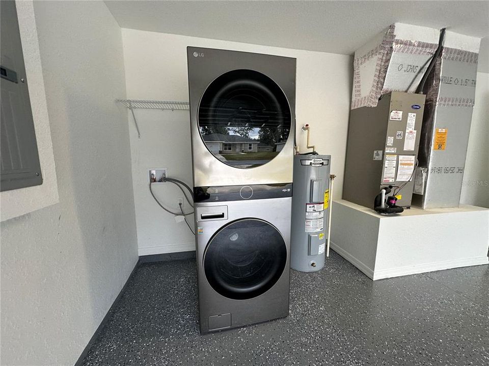 For Sale: $225,000 (3 beds, 2 baths, 1084 Square Feet)