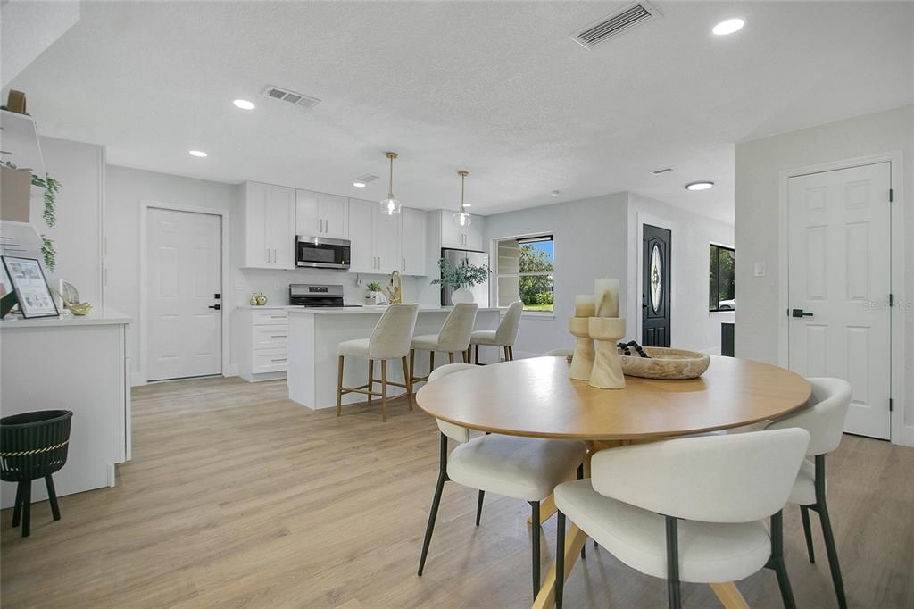 En Venta: $435,000 (3 camas, 2 baños, 1727 Pies cuadrados)