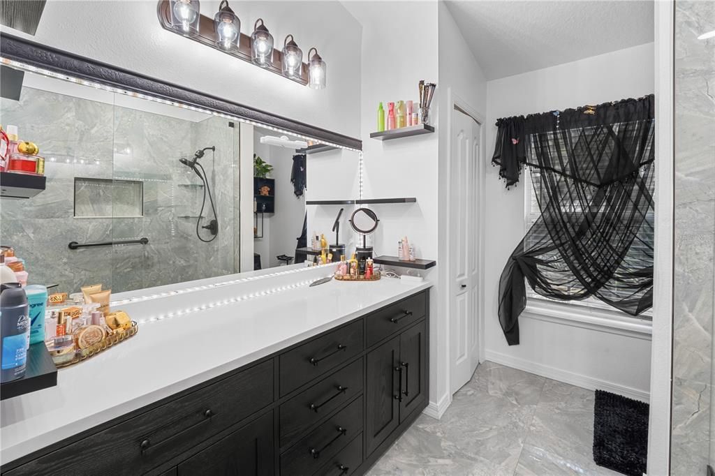 待售: $330,000 (3 贝兹, 2 浴室, 1855 平方英尺)