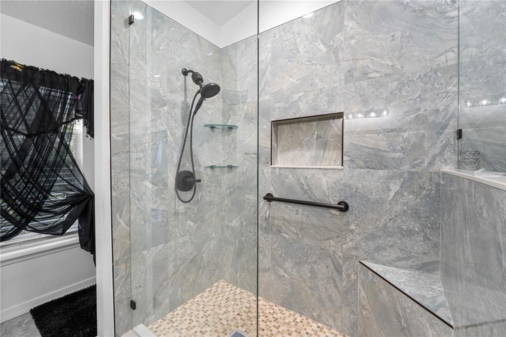 待售: $330,000 (3 贝兹, 2 浴室, 1855 平方英尺)