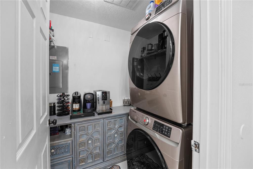 待售: $330,000 (3 贝兹, 2 浴室, 1855 平方英尺)