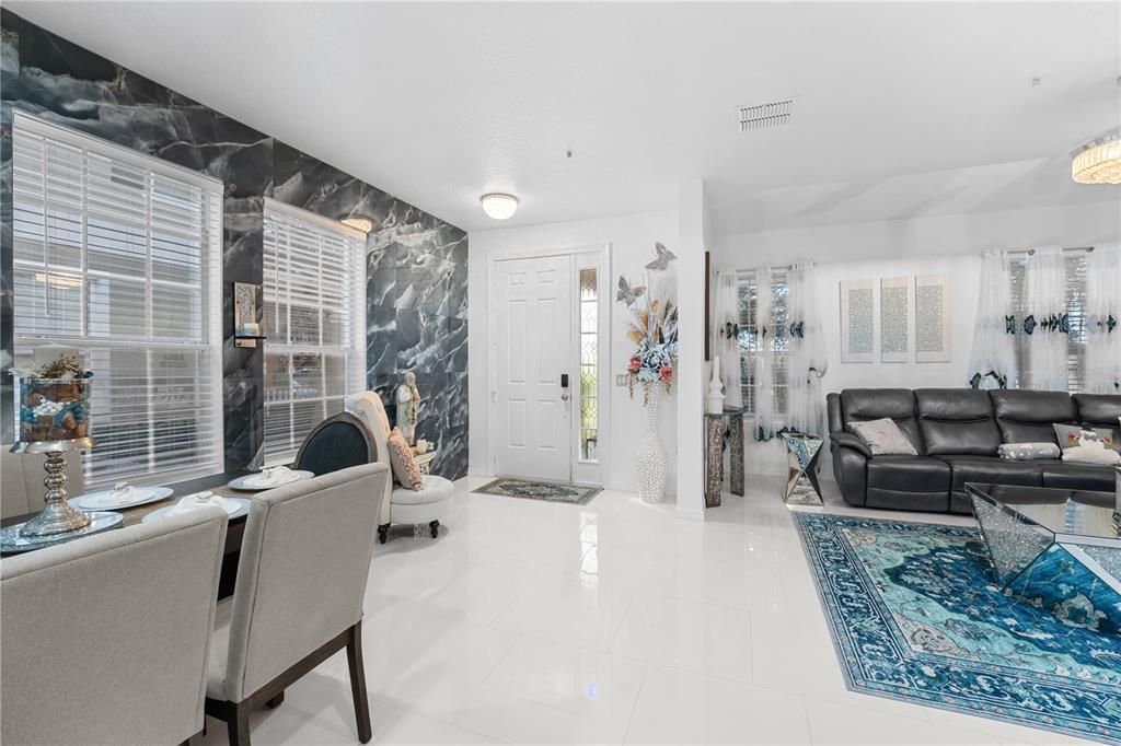 待售: $330,000 (3 贝兹, 2 浴室, 1855 平方英尺)