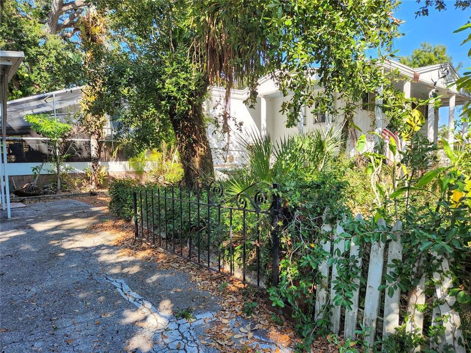 For Sale: $750,000 (4 beds, 4 baths, 3080 Square Feet)