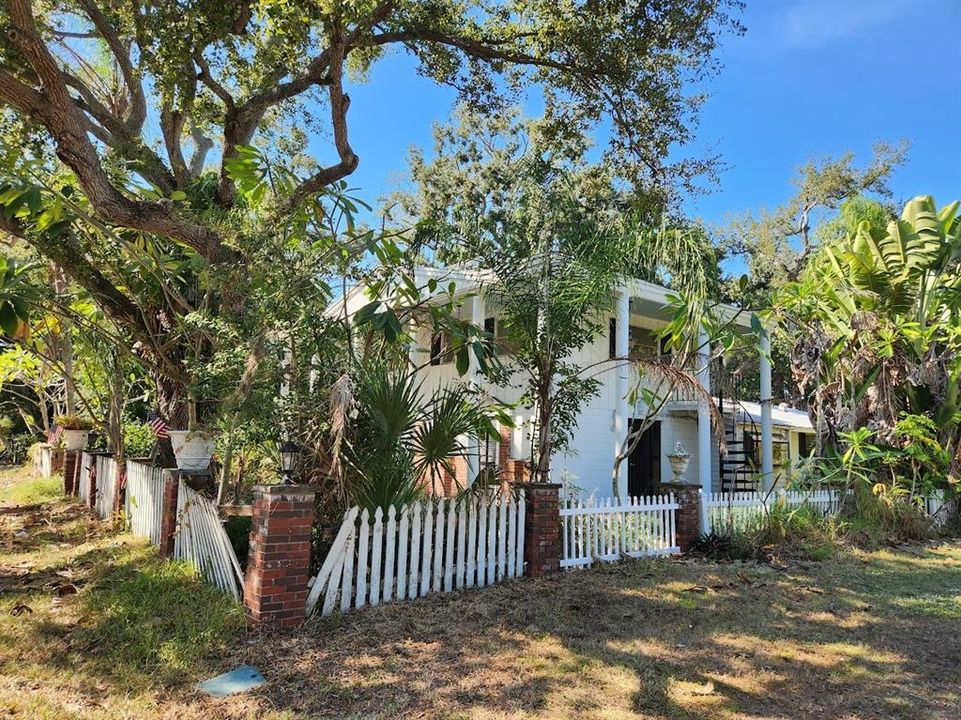 For Sale: $750,000 (4 beds, 4 baths, 3080 Square Feet)