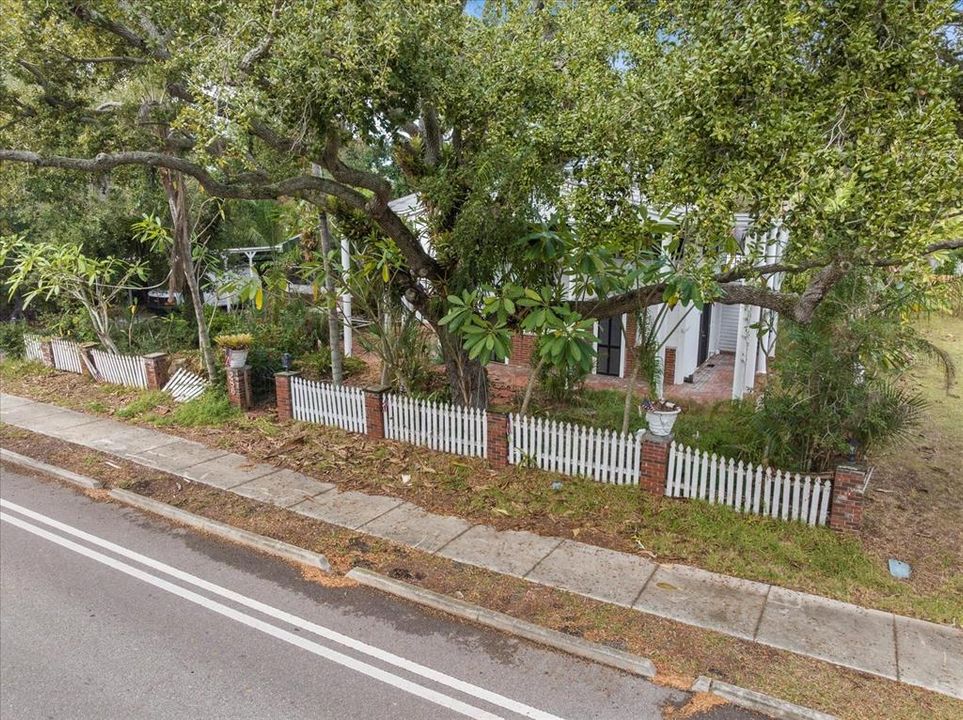 For Sale: $750,000 (4 beds, 4 baths, 3080 Square Feet)