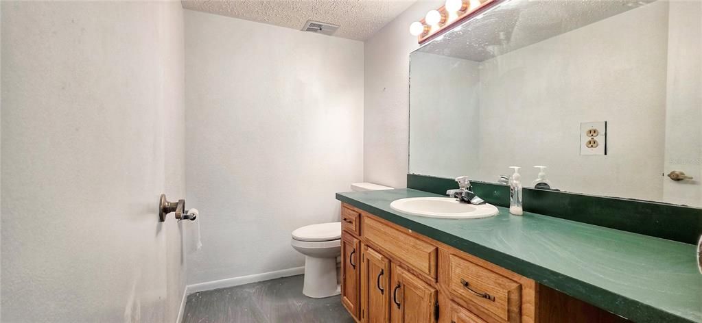 На продажу: $25,920 (0 спален, 0 ванн, 1632 Квадратных фут)