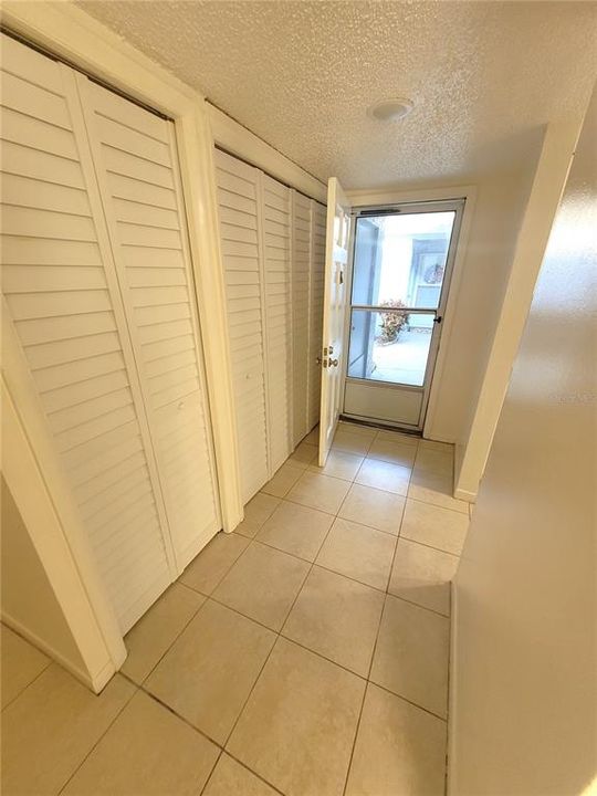 For Rent: $1,875 (2 beds, 1 baths, 1000 Square Feet)