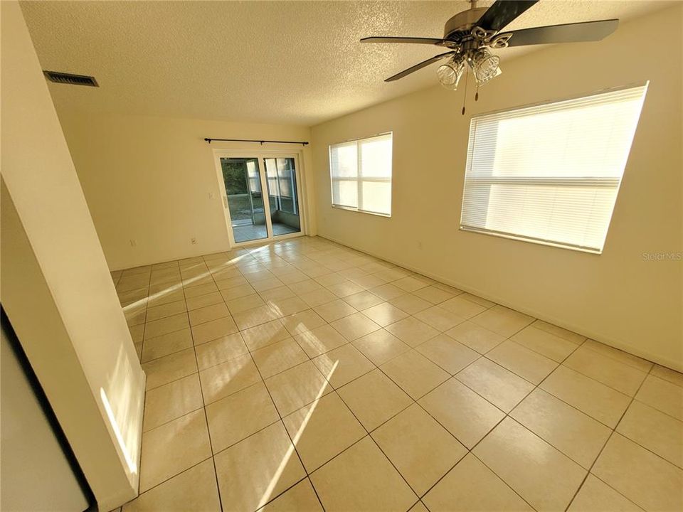 For Rent: $1,875 (2 beds, 1 baths, 1000 Square Feet)