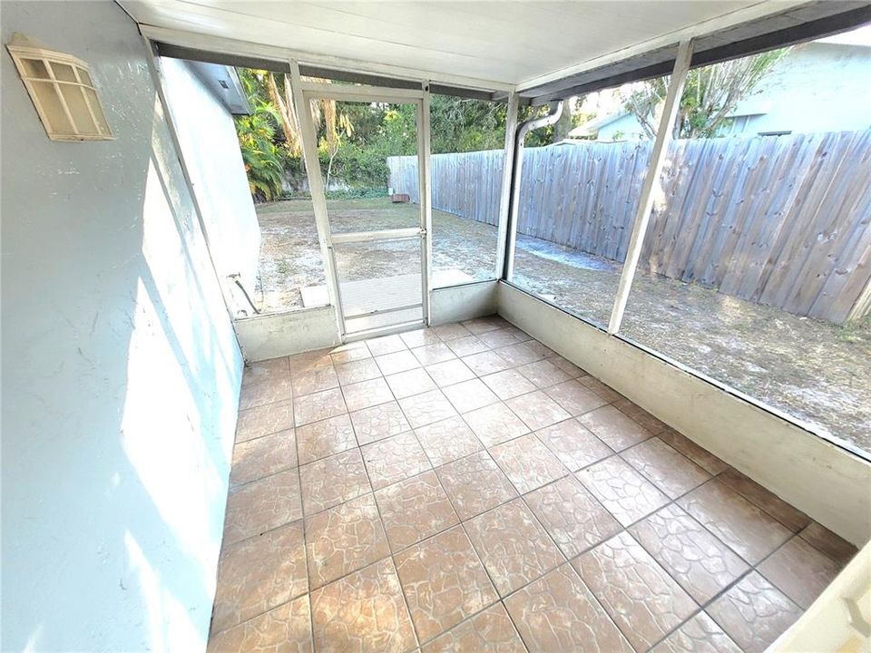 For Rent: $1,875 (2 beds, 1 baths, 1000 Square Feet)