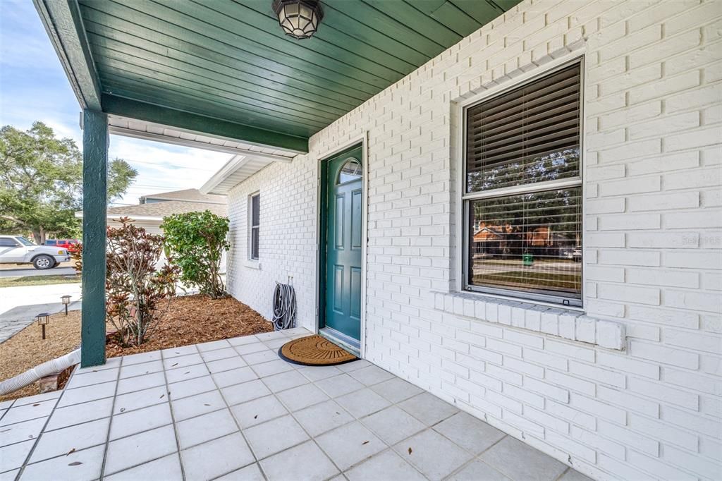 待售: $350,000 (2 贝兹, 1 浴室, 908 平方英尺)