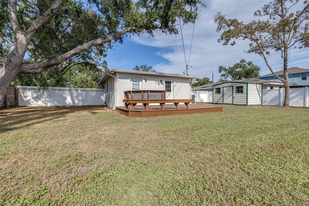 待售: $350,000 (2 贝兹, 1 浴室, 908 平方英尺)