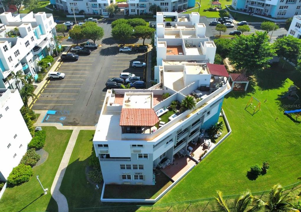 For Sale: $449,900 (3 beds, 2 baths, 1402 Square Feet)