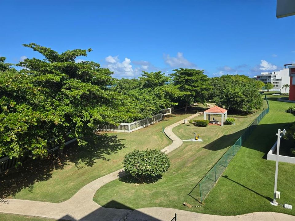 For Sale: $449,900 (3 beds, 2 baths, 1402 Square Feet)