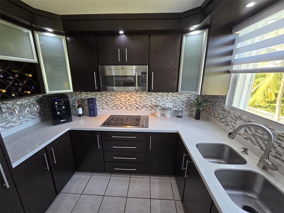 For Sale: $449,900 (3 beds, 2 baths, 1402 Square Feet)