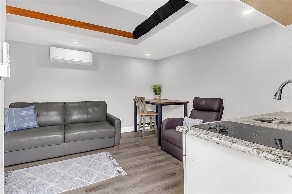 For Sale: $450,000 (4 beds, 2 baths, 1268 Square Feet)