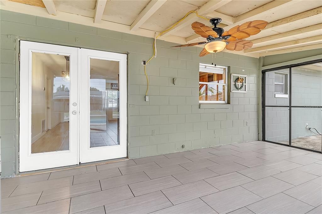 For Sale: $450,000 (4 beds, 2 baths, 1268 Square Feet)