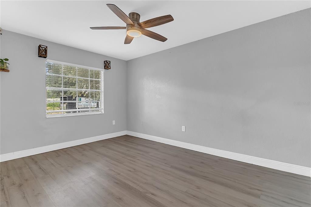 For Sale: $450,000 (4 beds, 2 baths, 1268 Square Feet)