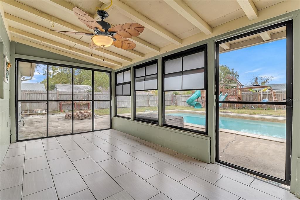 For Sale: $450,000 (4 beds, 2 baths, 1268 Square Feet)