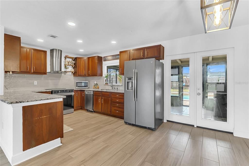 For Sale: $450,000 (4 beds, 2 baths, 1268 Square Feet)