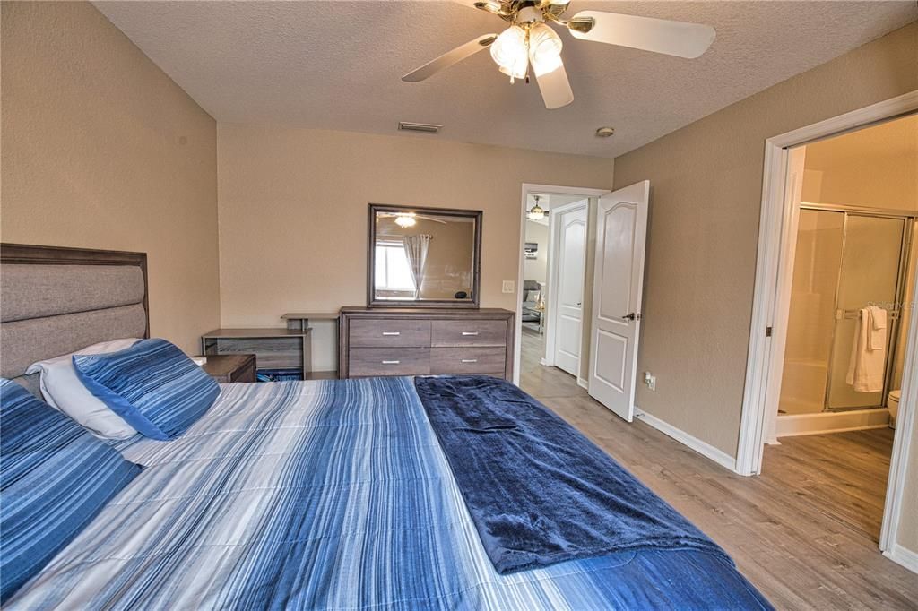 En Venta: $275,000 (3 camas, 2 baños, 1233 Pies cuadrados)