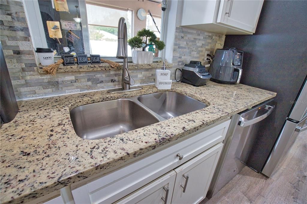 En Venta: $275,000 (3 camas, 2 baños, 1233 Pies cuadrados)