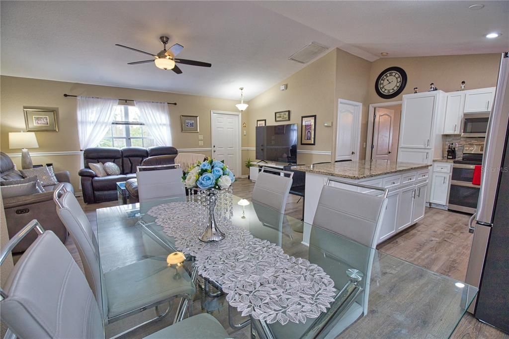 En Venta: $275,000 (3 camas, 2 baños, 1233 Pies cuadrados)