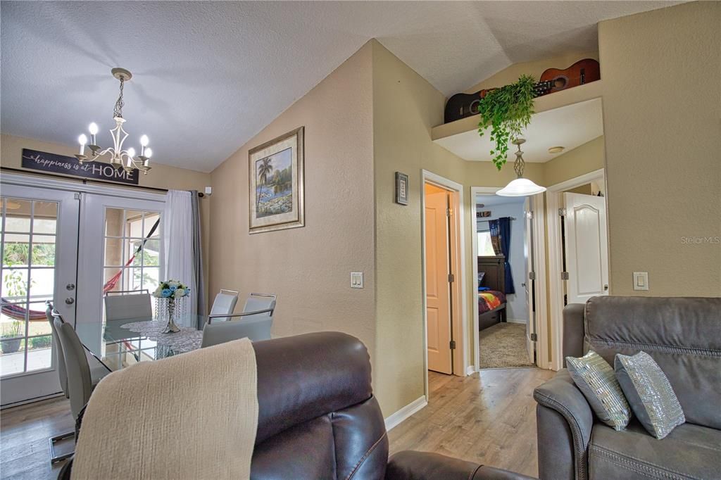 En Venta: $275,000 (3 camas, 2 baños, 1233 Pies cuadrados)