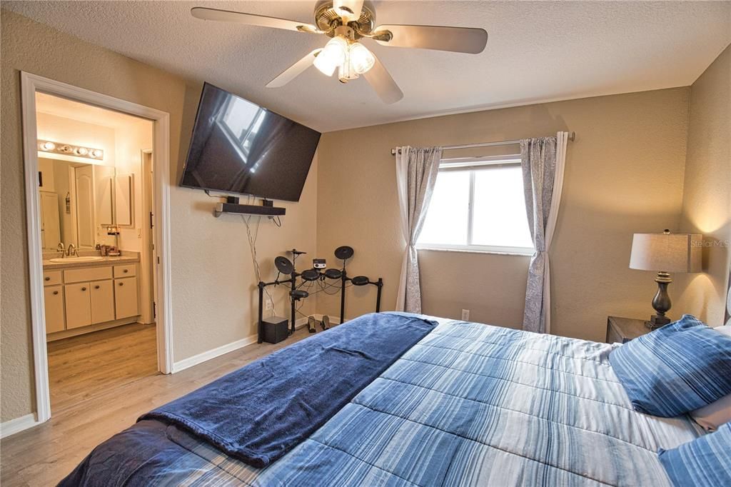 En Venta: $275,000 (3 camas, 2 baños, 1233 Pies cuadrados)