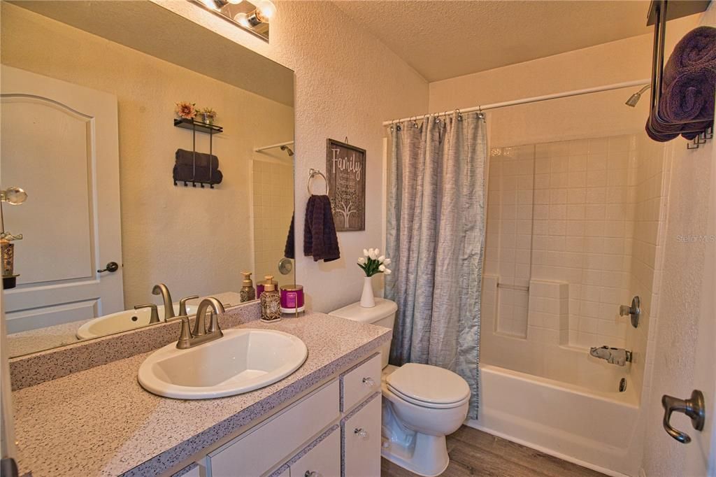 En Venta: $275,000 (3 camas, 2 baños, 1233 Pies cuadrados)