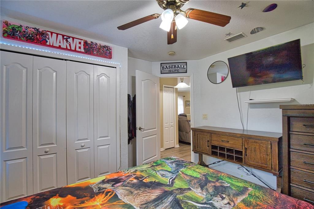 En Venta: $275,000 (3 camas, 2 baños, 1233 Pies cuadrados)