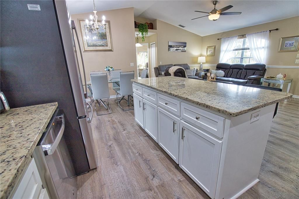 En Venta: $275,000 (3 camas, 2 baños, 1233 Pies cuadrados)